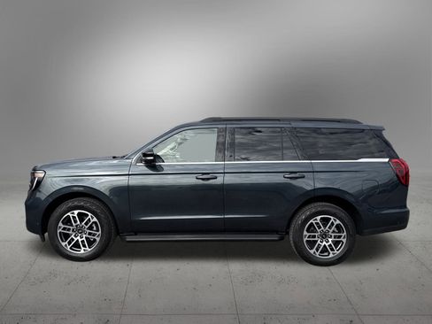 Used 2025 Ford Expedition Active image 2
