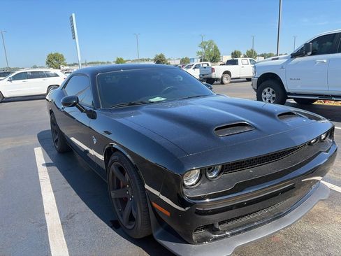 Used 2019 Dodge Challenger SRT Hellcat w/ Laguna Leather Package RWD image 4