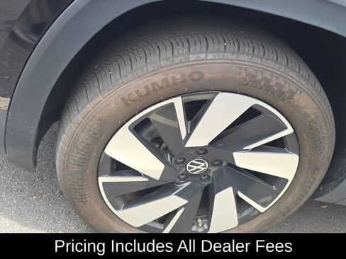 Used 2025 Volkswagen Atlas Cross Sport SE FWD image 6