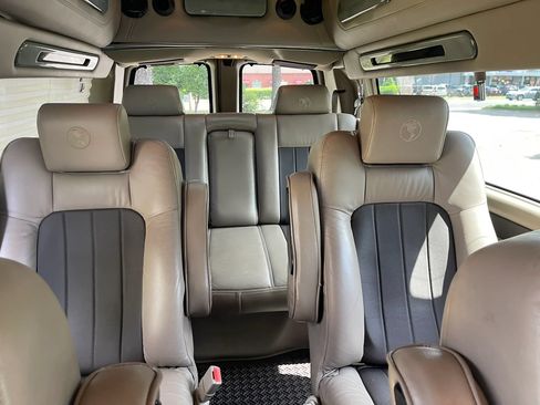 Used 2013 GMC Savana 2500 Extended RWD image 12