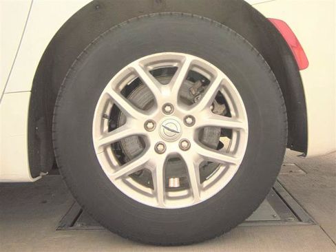 Used 2024 Chrysler Voyager LX FWD image 11