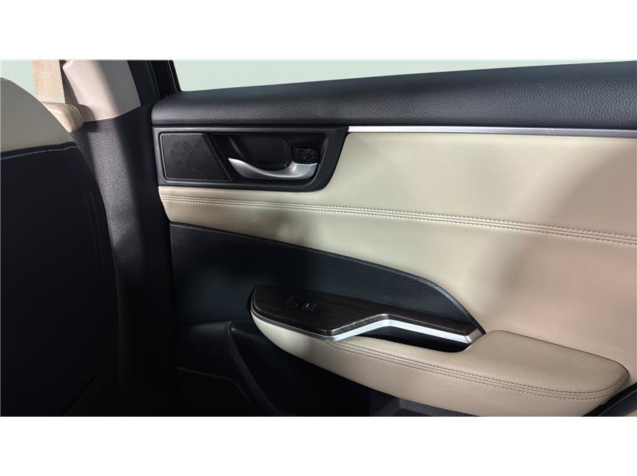 Used 2018 Honda Clarity Plug-In Hybrid image 17