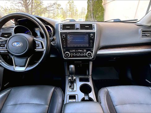 Used 2018 Subaru Outback 2.5i Limited AWD/4WD image 16