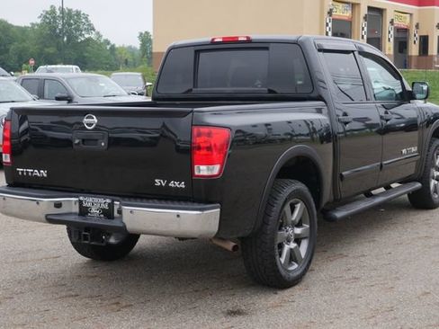 Used 2015 Nissan Titan SV w/ SV Value Truck Package AWD/4WD image 11