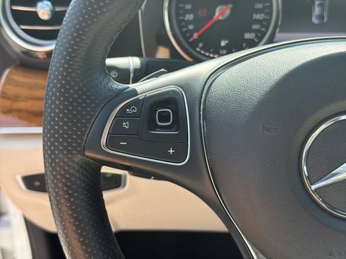 Used 2018 Mercedes-Benz E 300 image 25