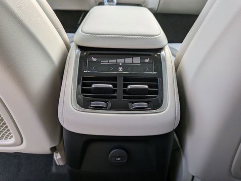 New 2026 Volvo XC90 T8 Ultra w/ Protection Package Premier AWD/4WD image 4