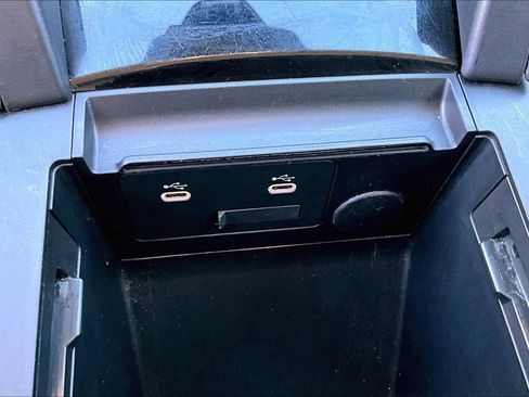 Used 2024 MAZDA MAZDA3 s image 31