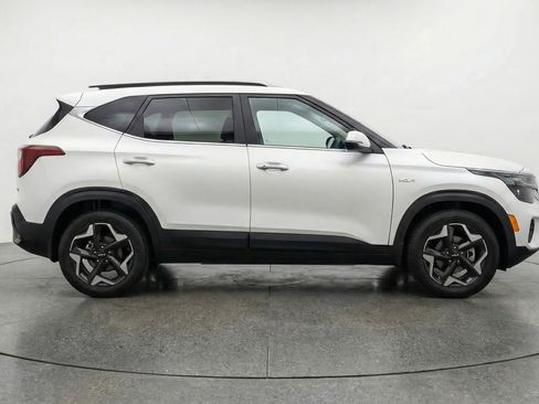 Used 2025 Kia Seltos S FWD image 11