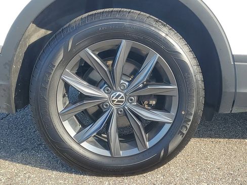 Used 2022 Volkswagen Tiguan SE image 5