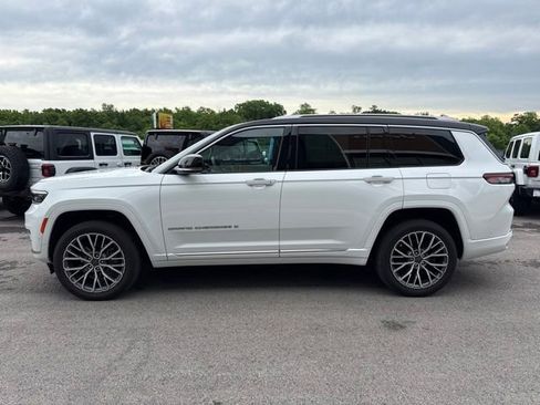 Used 2023 Jeep Grand Cherokee L Summit AWD/4WD image 6