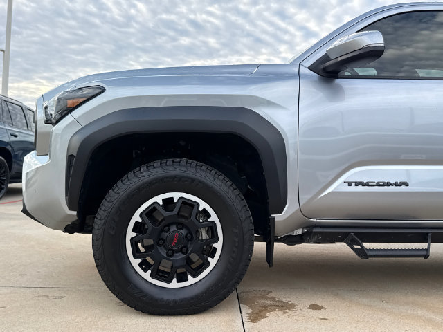 Used 2024 Toyota Tacoma TRD Off-Road w/ TRD Off Road Upgrade Package AWD/4WD image 5