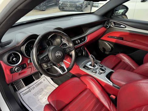 Used 2020 Alfa Romeo Stelvio Ti Sport w/ Quick Order Package 22S Sport AWD/4WD image 10