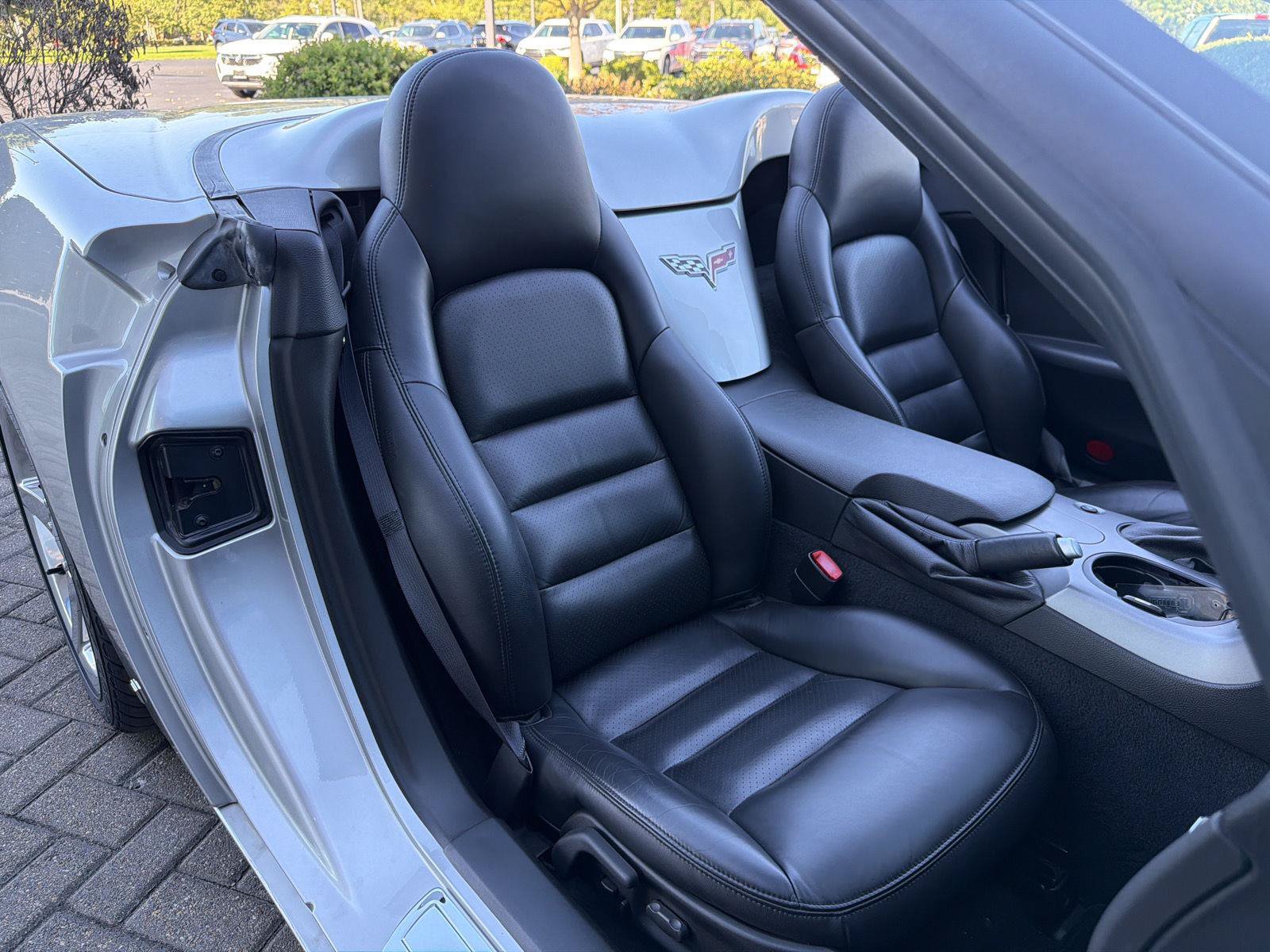 Used 2006 Chevrolet Corvette Convertible w/ Preferred Equipment Group RWD image 31