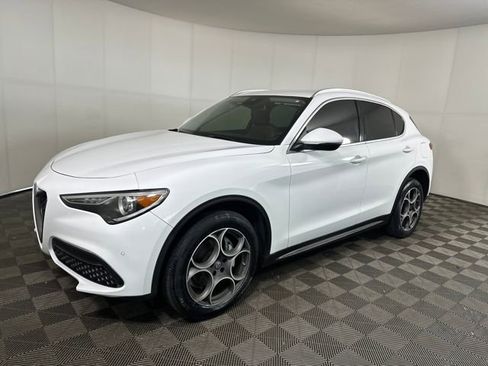 Used 2020 Alfa Romeo Stelvio AWD image 7