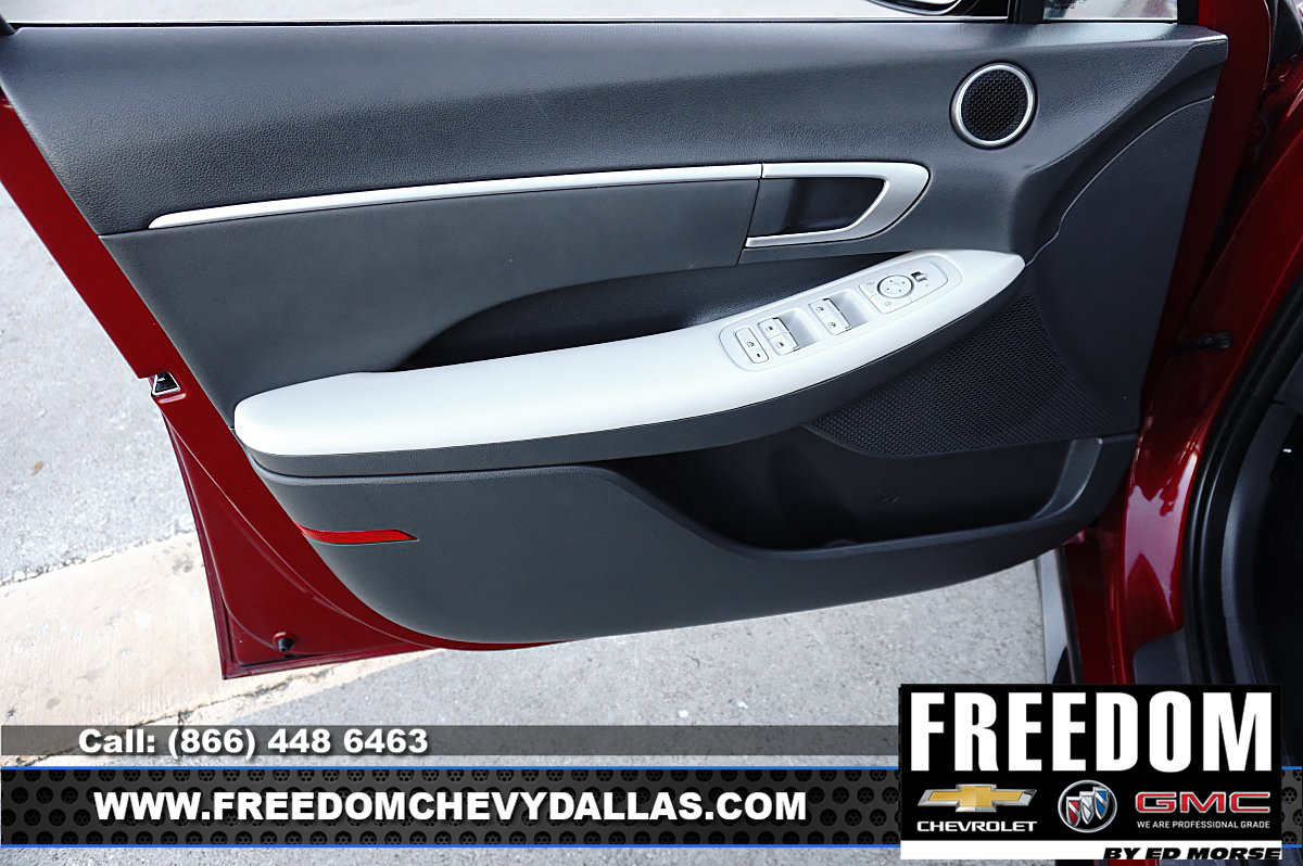 Used 2025 Hyundai Sonata SEL FWD image 33