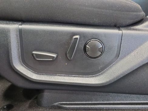 Used 2019 Ford F150 XLT w/ Equipment Group 302A Luxury AWD/4WD image 15