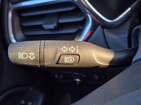 Used 2021 Chevrolet Equinox Premier image 17