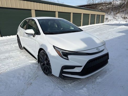 Certified 2024 Toyota Corolla SE image 9