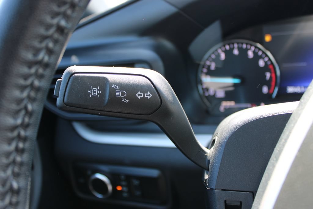 Used 2023 Ford Explorer XLT AWD/4WD image 39
