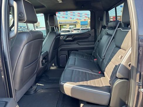 Used 2023 GMC Sierra 1500 AT4X AWD/4WD image 21