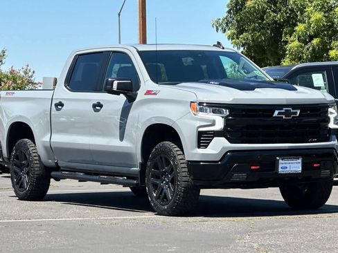 Used 2024 Chevrolet Silverado 1500 LT Trail Boss w/ LT Trail Boss Premium Package AWD/4WD image 10