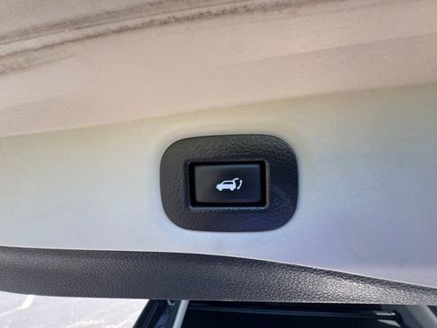 Used 2020 Nissan Rogue SV AWD/4WD image 10