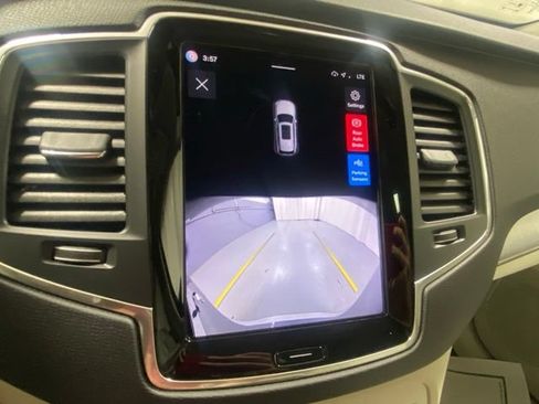 Certified 2025 Volvo XC90 B5 Core w/ Protection Package Premier AWD/4WD image 24