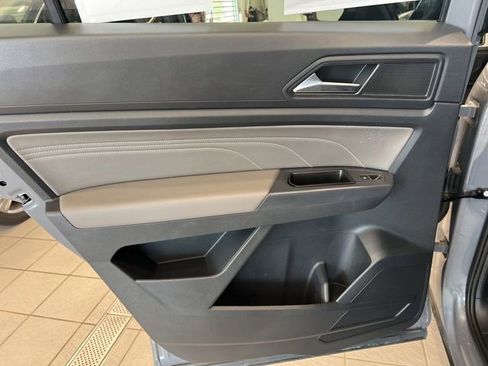 Used 2021 Volkswagen Atlas Cross Sport SE w/ Panoramic Sunroof Package AWD/4WD image 15