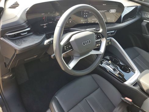 Used 2025 Audi Q5 Premium w/ Convenience Package image 17