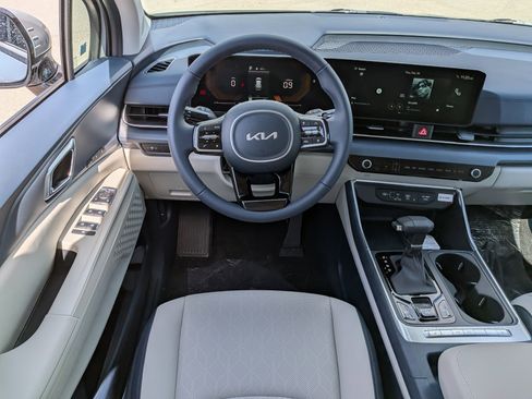 New 2026 Kia Carnival EX image 21