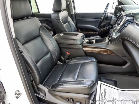 Used 2019 Chevrolet Tahoe LT w/ RST Edition AWD/4WD image 35