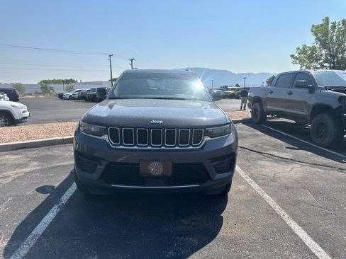 Used 2025 Jeep Grand Cherokee Laredo X w/ Trailer Tow Package AWD/4WD image 3