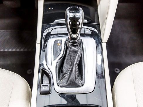 Used 2019 Buick Regal Preferred w/ Driver Confidence Package I image 22