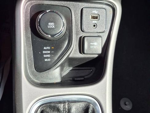 Used 2017 Jeep Compass Sport AWD/4WD image 16