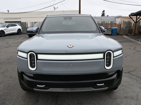Used 2024 Rivian R1S Adventure AWD/4WD image 2