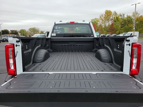 New 2026 Ford F250 XL w/ FX4 Off-Road Package image 8