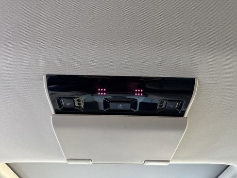 Used 2019 Cadillac Escalade Luxury image 30