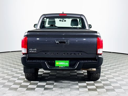 Used 2017 Toyota Tacoma SR AWD/4WD image 7