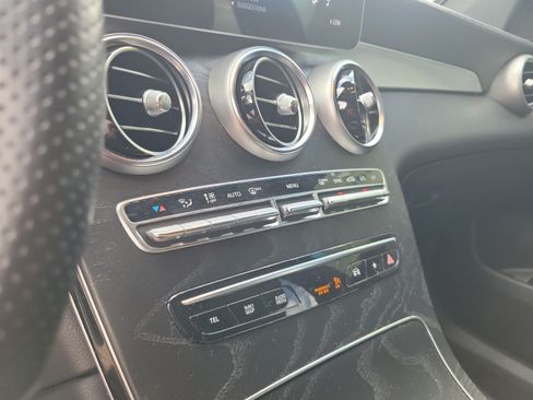 Used 2023 Mercedes-Benz GLC 300 4MATIC Coupe image 25