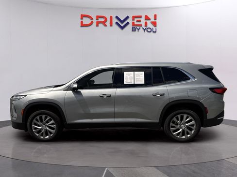 Used 2026 Buick Enclave Preferred FWD image 2