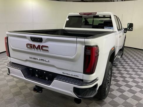 Used 2025 GMC Sierra 2500 Denali w/ Denali Reserve Package AWD/4WD image 8
