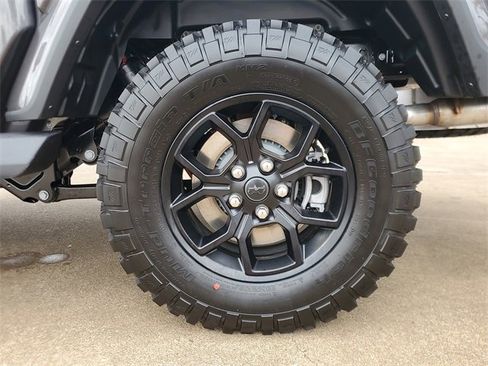 New 2026 Jeep Gladiator Sport image 6