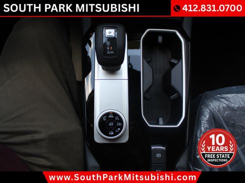 New 2025 Mitsubishi Outlander SE image 22