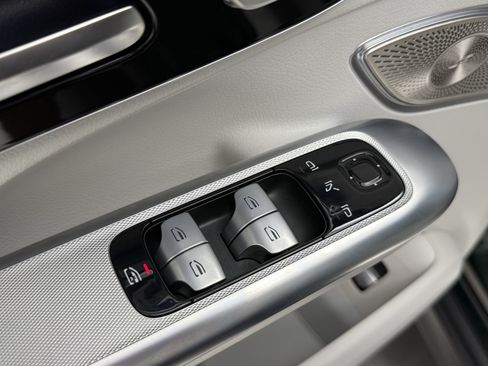 Used 2023 Mercedes-Benz EQE 500 4MATIC SUV image 11