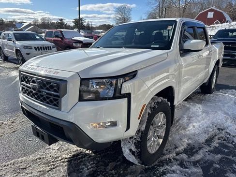 Used 2022 Nissan Frontier SV image 3