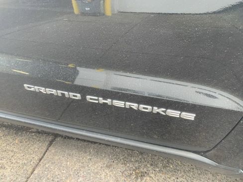 Used 2015 Jeep Grand Cherokee Limited w/ Luxury Group II image 7