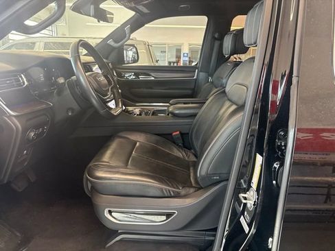 Used 2022 Jeep Grand Wagoneer Series II w/ Premium Group II AWD/4WD image 36
