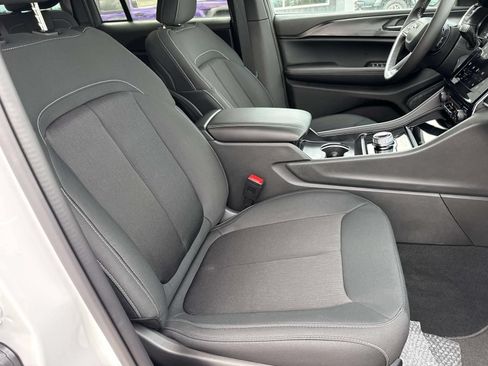 New 2026 Jeep Grand Cherokee Laredo RWD image 11