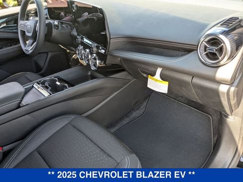 New 2025 Chevrolet Blazer EV LT w/ Midnight/Sport Edition AWD/4WD image 32
