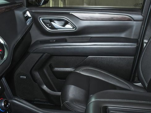 Used 2022 Chevrolet Tahoe LT w/ Luxury Package image 40